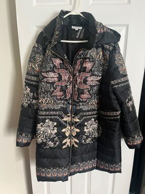 NorthStyle Black Patterned Paisley Puffer Coat